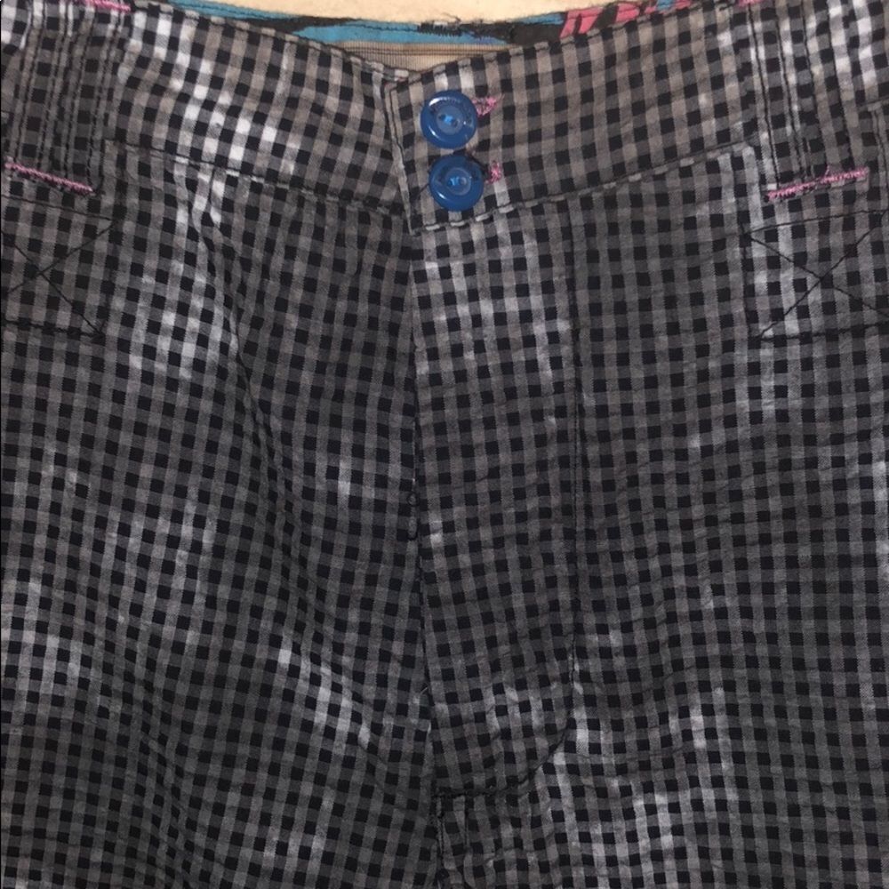 Aknowledge‎ Shorts - Picture 3 of 10
